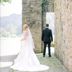 Toni Federici Tiered Pearl Veil